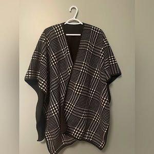 Reversible Black and White Houndstooth Poncho Wrap